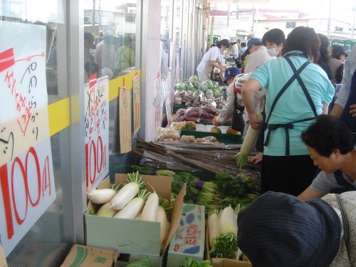 「リブレ京成堀切店」の朝市 「リブレ京成堀切店」の朝市
